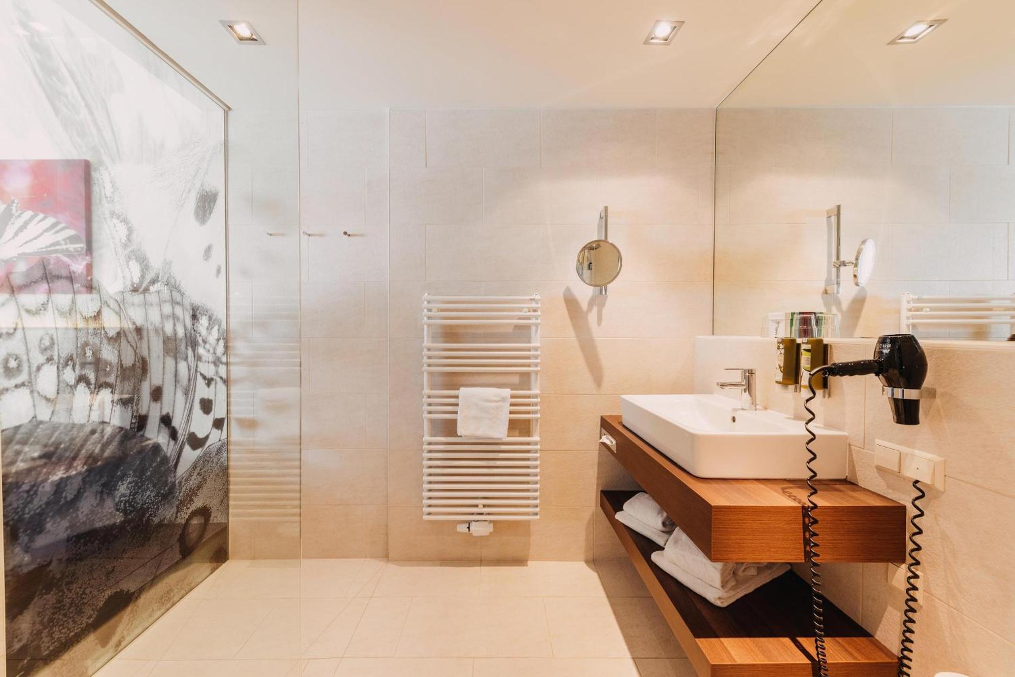 Thermenhotel Karawankenhof Villach Buitenkant foto